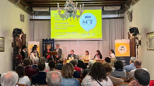 L'assessore alle Finanze del Friuli Venezia Giulia Barbara Zilli, al lancio del progetto Teche Folk, presentato nell'ambito della Setemane de Culture Furlane.