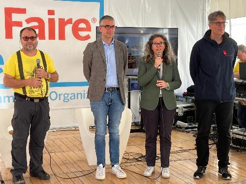 L'assessore regionale alle Autonomie locali, Pierpaolo Roberti (secondo da sinistra), assieme al vicesindaco di Trieste Serena Tonel all'inaugurazione della dodicesima edizione della Maker Faire Trieste.