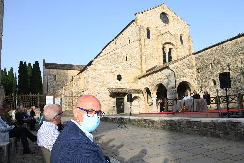 L'assessore regionale Sebastiano Callari nella piazza Capitolo di Aquileia alla lectio magistralis tenuta dal patriarca di Gerusalemme dei latini monsignor Pierbattista Pizzaballa, seguita dalla solenne concelebrazione eucaristica tenuta nella Basilica.
