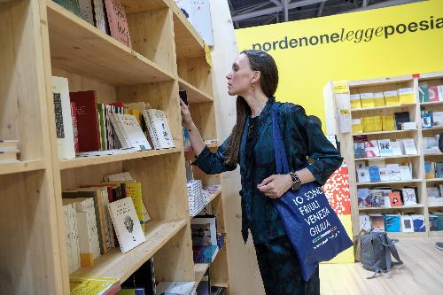 La libreria della poesia ospitata all'interno dello stand della Regione al Salone del libro di Torino