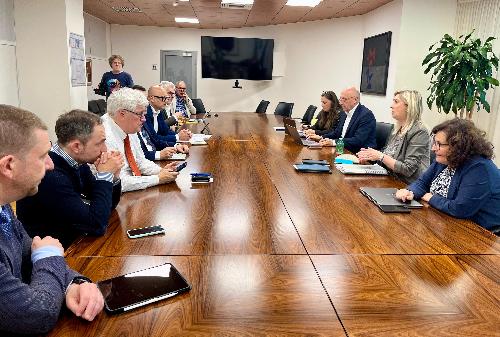 L'assessore regionale alle Infrastrutture e Territorio Cristina Amirante durante la riunione tecnica con il Comune di Udine, alla quale hanno preso parte tra gli altri il primo cittadino del capoluogo friulano Alberto Felice De Toni e l'assessore comunale a Lavori pubblici e viabilità Ivano Marchiol.
