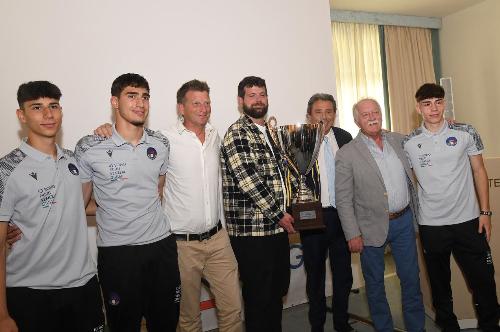 Premiati anche il presidente Ezio Peruzzo, il mister Pocecco e i giocatori del San Luigi che, oltre a far parte della rappresentativa Under 19, da poco hanno conquistato la promozione in Serie D.