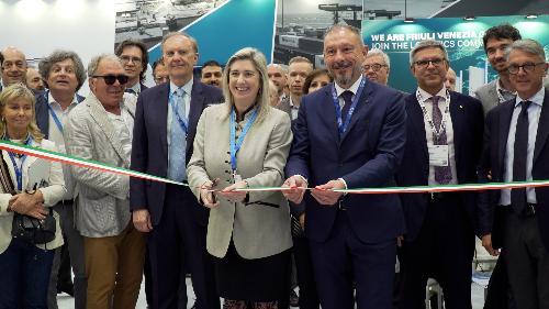 L'assessore regionale Cristina Amirante all'inaugurazione dello stand del Friuli Venezia Giulia a Transport Logistic a Monaco di Baviera