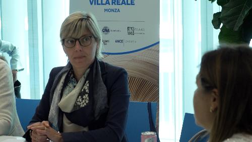 L'assessore regionale alle Finanze Barbara Zilli al tavolo politico Eusalp a Milano