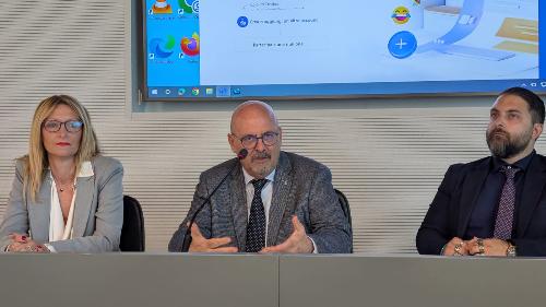 Al centro l'assessore Callari