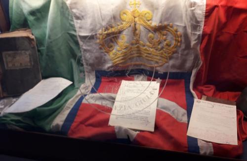 la bandiera appartenuta alla soppressa Legione Carabinieri Reali di Trieste. 