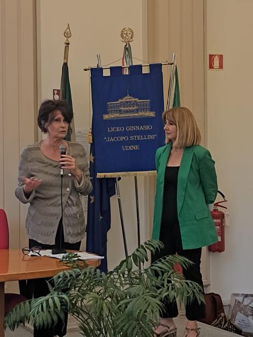 L'assessore regionale all'Istruzione Alessia Rosolen con il direttore del Servizio regionale Istruzione, Orientamento e Diritto allo studio Patrizia Pavatti