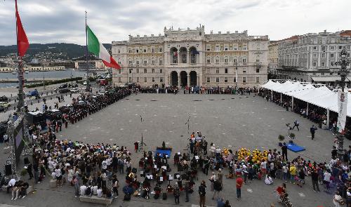 La cerimonia per i 211 anni di fondazione dell'Arma dei Carabinieri a Trieste