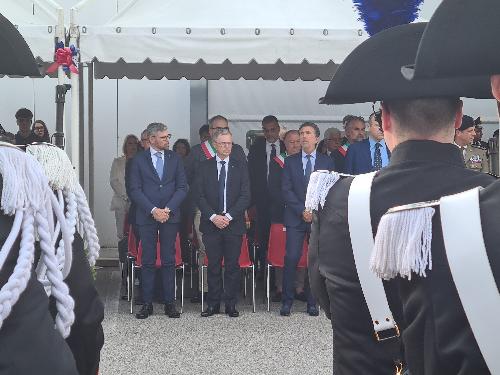 L'assessore regionale Stefano Zannier (al centro) partecipa alle celebrazione del 211. anniversario della fondazione dell'Arma dei Carabinieri a Pordenone.