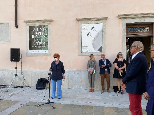 L'assessore regionale alla Cultura Tiziana Gibelli durante l'inaugurazione della mostra d'arte Behind the Appearances allestita alla Galleria Regionale d’Arte contemporanea Luigi Spazzapan di Gradisca d’Isonzo
