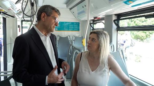 L'assessore regionale alle Infrastrutture Cristina Amirante (a destra) con l'amministratore delegato di Tpl Fvg Aniello Semplice.