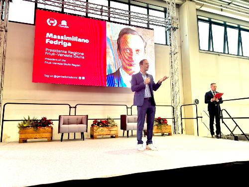Il governatore Massimiliano Fedriga durante il suo intervento alla celebrazione dei 250 anni dell'impresa Garbelklotto a Sacile
