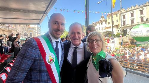 L'assessore Barbara Zilli con il sindaco di Gemona Roberto Revelant e il governatore del Veneto Luca Zaia