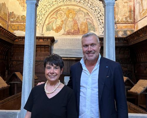 L'assessore Bini col sindaco Daniela Bernardi all'interno del Tempietto longobardo da poco ristrutturato
