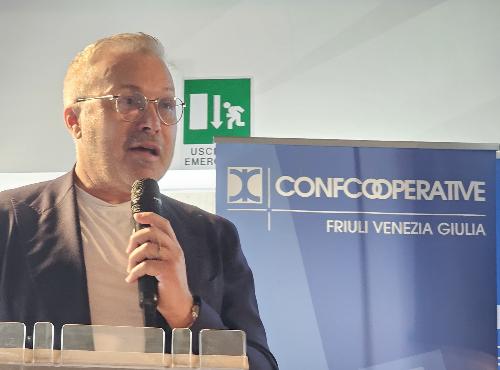 L'assessore regionale alle Attività produttive e turismo, Sergio Emidio Bini