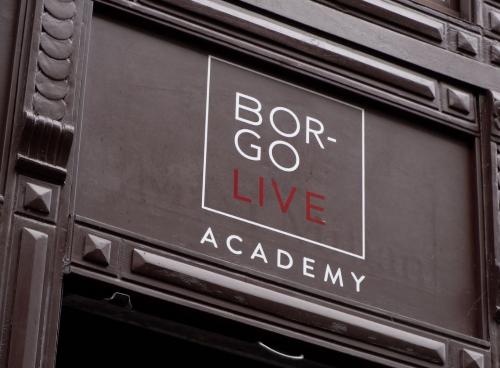 L'insegna di Borgo Live Academy.