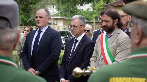 L'assessore regionale Stefano Zannier, a centro, in un momento della celebrazioni del patrono dei Forestali a Paluzza