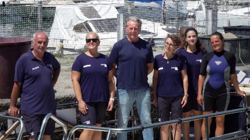 L’assessore alla Difesa dell’ambiente Fabio Scoccimarro con i tecnici di Arpa Fvg.