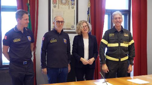 La sottoscrizione del nuovo accordo tra la Regione Autonoma Friuli Venezia Giulia, la Prefettura di Trieste  e il Dipartimento dei Vigili del Fuoco, del Soccorso pubblico e della Difesa civile del Ministero dell'Interno