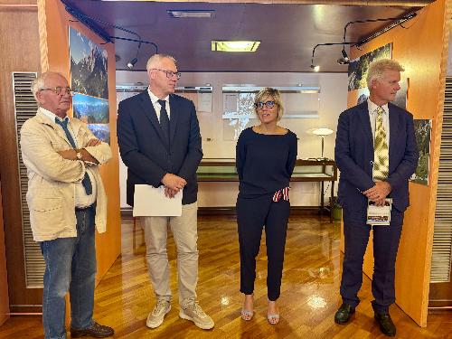 L'assessore Barbara Zilli e il presidente del Consiglio regionale Mauro Bordin all'inaugurazione della mostra "Le Valli del Friuli Venezia Giulia"