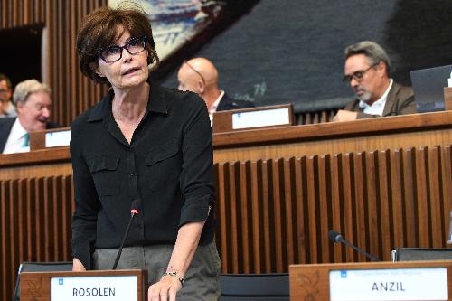 L'assessore regionale a Lavoro, istruzione, formazione, famiglia e ricerca Alessia Rosolen oggi in Aula per la discussioen dell'assestamento di bilancio