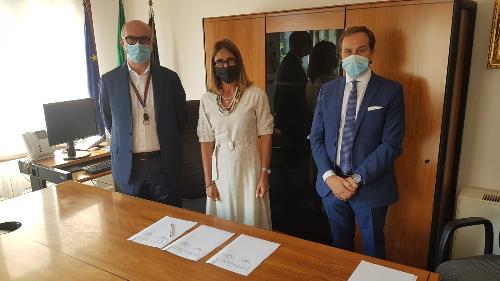 Il vice governatore Riccardi con il procuratore capo Claudia Danelon e il direttore generale Asufc Denis Caporale.