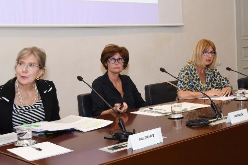Al centro l'assessore Alessia Rosolen