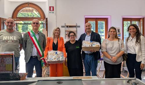 L'assessore alle Infrastrutture e Territorio del Friuli Venezia Giulia Cristina Amirante nel corso di una visita a Frisanco