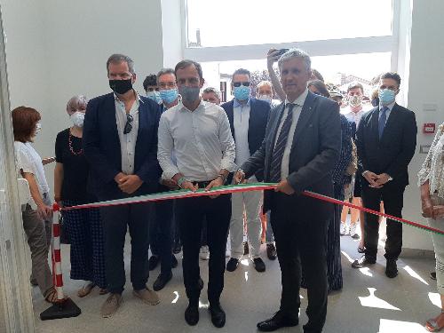 Il governatore Fedriga all'inaugurazione della scuola primaria di Cordenons.