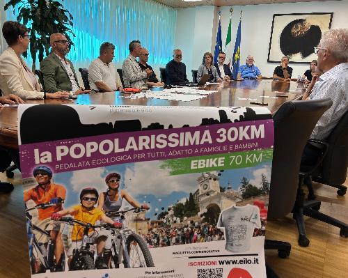 L'assessore Bini interviente alla presentazione di Udin Bike Festival
