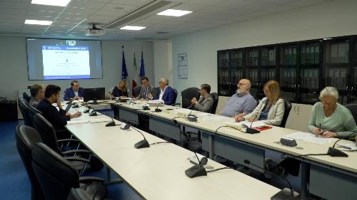 La riunione odierna del Consiglio delle autonomie locali, durante la quale l’assessore regionale alle Attività produttive e turismo, Sergio Emidio Bini, ha illustrato il disegno di legge che introduce in Friuli Venezia Giulia il Codice regionale del commercio e del turismo.