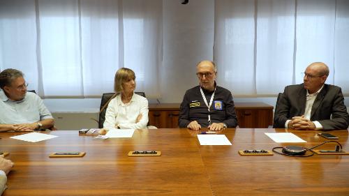 Una fase dell'incontro svoltosi oggi a Palmanova in occasione della sottoscrizione dell'accordo tra Regione e sindacati