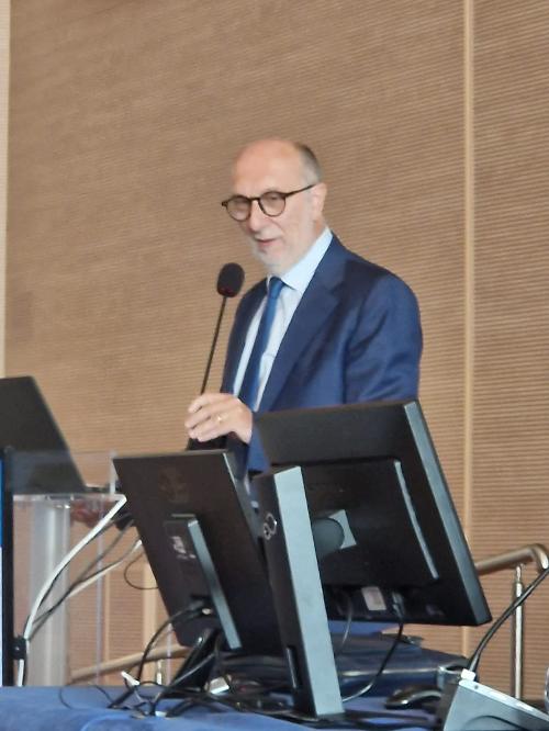 L'assessore regionale Riccardo Riccardi al microfono
