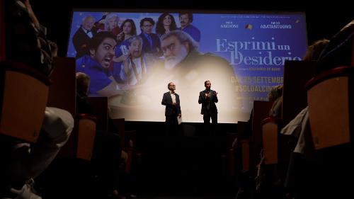 Fedriga con Andro Merkù sul palco del Modena