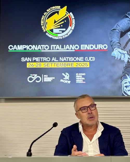 L’assessore regionale alle Attività produttive e turismo, Sergio Emidio Bini, alla presentazione del Campionato italiano di enduro