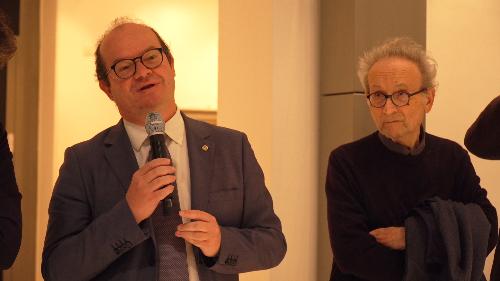 Il vicegovernatore con delega alla Cultura, Mario Anzil, all'inaugurazione della mostra "Guido Guidi. Col tempo, 1956-2024"