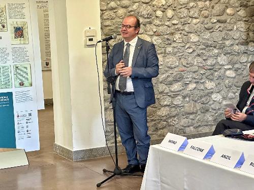 Il vicegovernatore del Friuli Venezia Giulia con delega alla Cultura Mario Anzil a Moimacco all'inaugurazione della mostra "La Prima Guerra Mondiale (1915-1918) e i Carabinieri"