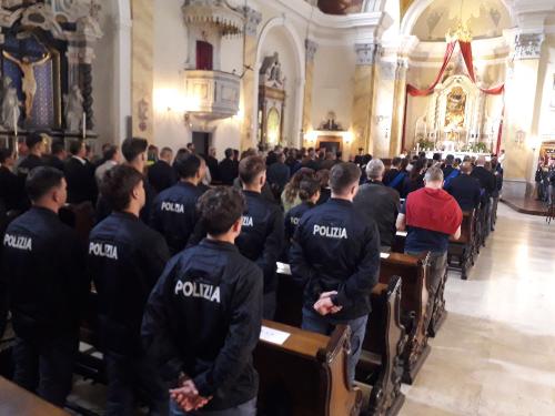 Un momento della messa celebrata per la Festa di San Michele Arcangelo, patrono della Polizia di Stato