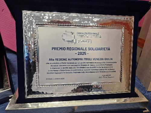 La targa del Premio alla Regione FVG