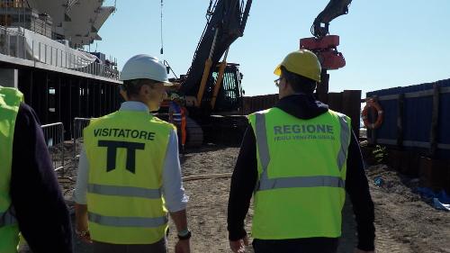 Il sopralluogo nel cantiere della Terrazza a Mare di Lignano Sabbiadoro.