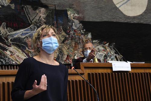 L'assessore regionale alle Finanze Barbara Zilli. durante il suo intervento in Aula