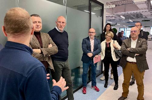 La delegazione del Friuli Venezia Giulia guidata dall'assessore ai Sistemi informativi Sebastiano Callari assiema al direttore esecutivo del DistriQ Michel Pioro e deil direttore dello sviluppo economico della città di Sherbrooke Stephen Cabana.