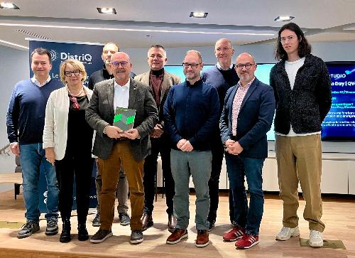 La delegazione del Friuli Venezia Giulia guidata dall'assessore ai Sistemi informativi Sebastiano Callari assiema al direttore esecutivo del DistriQ Michel Pioro e deil direttore dello sviluppo economico della città di Sherbrooke Stephen Cabana.