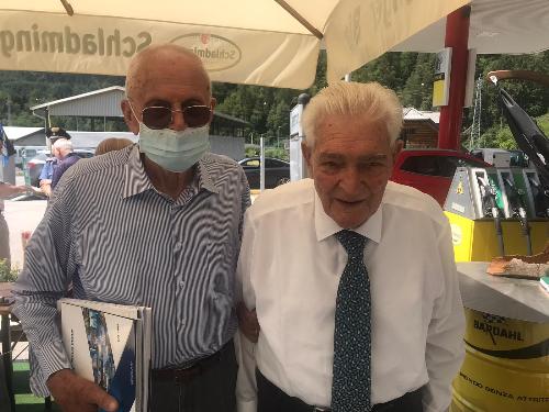 Il fondatore della Cimolai spa di Porcia Arnaldo Cimolai con il titolare dell'impresa Cicuttin di Latisana. 