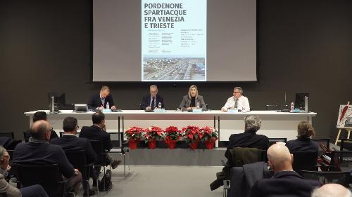 L'assessore regionale Cristina Amirante al convegno all'Interoporto di Pordenone sul futuro della logistica