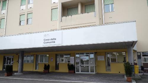 L'esterno della nuova Casa della comunità nel presidio ospedaliero di Maniago
