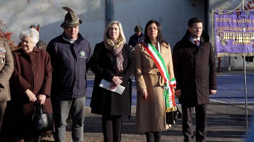 L'assessore regionale Cristina Amirante, al centro, in un momento della commemorazione della battaglia di Nikolajewka a Pordenone
