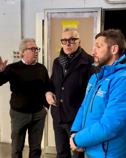 L’assessore regionale alle Attività produttive e turismo Sergio Emidio Bini in visita alla Complast nella zona industriale-artigianale di Forni di Sotto