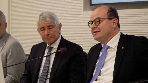 Il vicegovernatore Mario Anzil, a destra, con il ministro dello Sport, Andrea Abodo a Udine