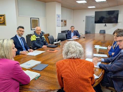 L'assessore alle Infrastrutture e Territorio del Friuli Venezia Giulia, Cristina Amirante, durante l'incontro con il sindaco di Precenicco, Andrea De Nicolo, i rappresentanti dell'Ente di decentramento regionale di Udine (Edr Udine), di FVG Strade e il presidente dell'Associazione nazionale Comuni Italiani Fvg (Anci Fvg), Dorino Favot.
